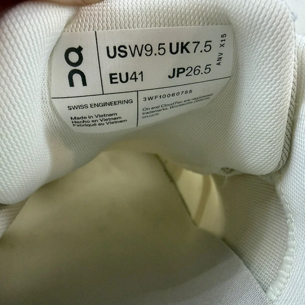 On Cloud 6 Women's Size 9.5 Pearl/White Running Zero Gravity Cloudtec Cushion